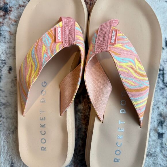 Rocket Dog Pink Sandals with Playful Stripes - Picture 4 of 7